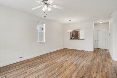 Hard to find, well cared for MacKenzie Place cottage that backs