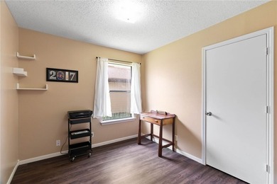 BACK ON MARKET, no fault of seller! Spacious 4-bedroom, 2-bath - photo 12