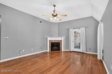 Welcome to this beautifully maintained 4 bedroom, 2 bathroom - photo 4