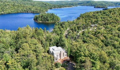 Lake Home For Sale in Saint-Hippolyte, 