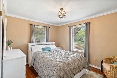 This fully furnished, move-in ready home features 3 bedrooms and - photo 13