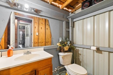 This fully furnished, move-in ready home features 3 bedrooms and - photo 18