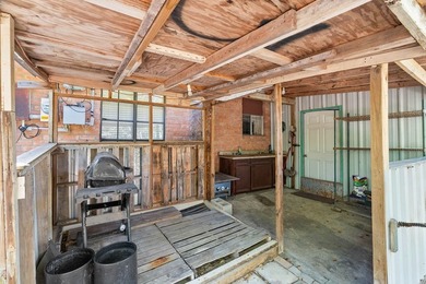 This fully furnished, move-in ready home features 3 bedrooms and - photo 20