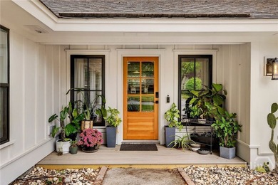 Fully renovated 3 bed, 2 bath home on Wilmington Island offering - photo 4