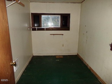 2 bedroom, 1 bathroom home on .88 acres. Close to Waldport Bay - photo 13