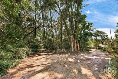 Rare west-facing waterfront coastal retreat offers the perfect - photo 10