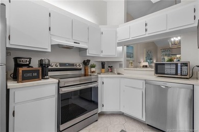 Welcome to this charming villa in Pine Ridge at Martin, located - photo 8