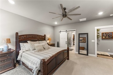 You don't want to miss this beautiful custom-built 3-bedroom - photo 17