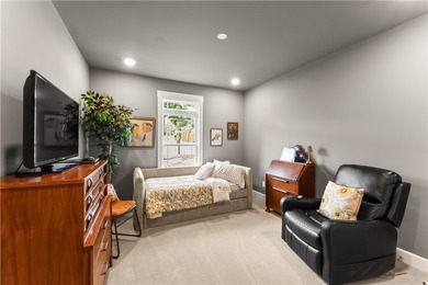 You don't want to miss this beautiful custom-built 3-bedroom - photo 21