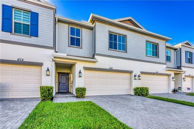 Lake Townhome/Townhouse For Sale in Port Saint Lucie, Florida