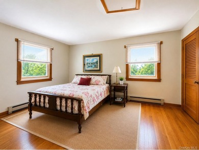 Spacious, 5 bedroom, 2 bath colonial in the Newport Beach - photo 22
