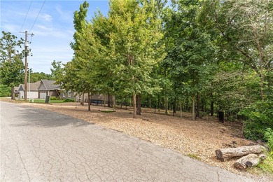 You don't want to miss this beautiful custom-built 3-bedroom - photo 37