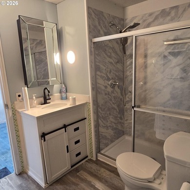 Updated 2BD 1BA home with bonus room and workshop/storage space - photo 8