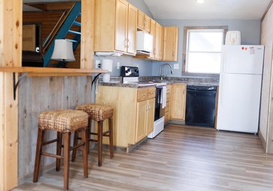 Wake up to sparkling water views and endless lake days at this - photo 15