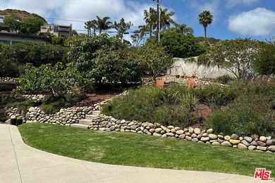 This Malibu Mid Century Ranch home sits on a gorgeous, nearly - photo 22