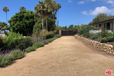 This Malibu Mid Century Ranch home sits on a gorgeous, nearly - photo 24