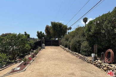 This Malibu Mid Century Ranch home sits on a gorgeous, nearly - photo 25