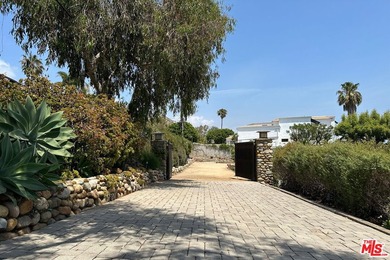 This Malibu Mid Century Ranch home sits on a gorgeous, nearly - photo 26