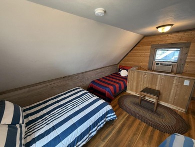 Wake up to sparkling water views and endless lake days at this - photo 28