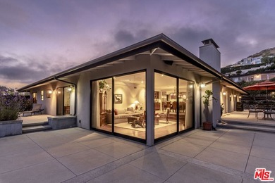 This Malibu Mid Century Ranch home sits on a gorgeous, nearly - photo 30