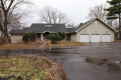 Gorgeous 175' lakefront property on a private 1.54 acre property - photo 2