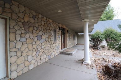 Gorgeous 175' lakefront property on a private 1.54 acre property - photo 4