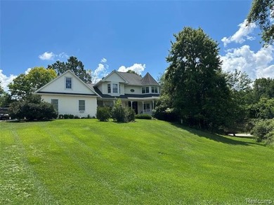Welcome Home to 962 Hidden Valley Drive... Custom Built w/2x6 - photo 1