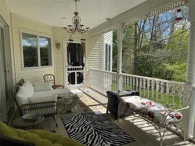 Welcome Home to 962 Hidden Valley Drive... Custom Built w/2x6 - photo 4