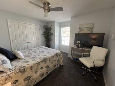 **Sellers to include 1 year home warranty** Lovely three bedroom - photo 17