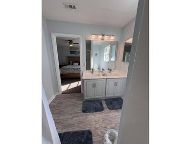 **Sellers to include 1 year home warranty** Lovely three bedroom - photo 25
