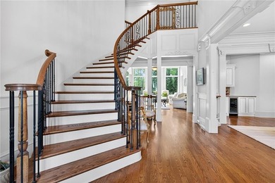 Luxury and a refined lifestyle are waiting for you here inside - photo 5