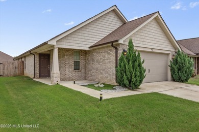 Lake Home Sale Pending in Olive Branch, Mississippi