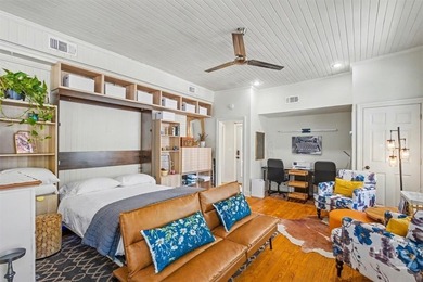 Charming duplex located in Savannah's Landmark Historic District - photo 3