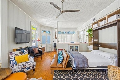 Charming duplex located in Savannah's Landmark Historic District - photo 4
