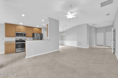 Step inside this meticulously maintained 3-bedroom, 2-bathroom - photo 15