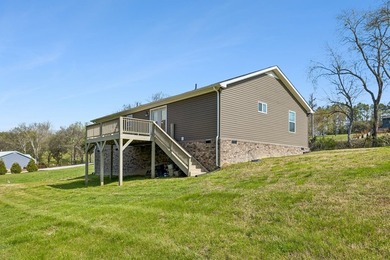 Immaculately maintained home on 1.82 ACRE LOT. Room for a garage - photo 31