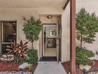 Move right into this beautifully updated, 1st floor, 2 BR, 2 BTH - photo 2