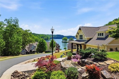 Tucked into the scenic mountains of Lake Arrowhead, this - photo 3