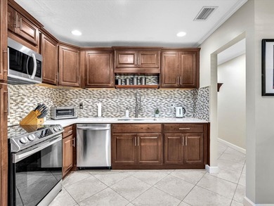 Move right into this beautifully updated, 1st floor, 2 BR, 2 BTH - photo 4