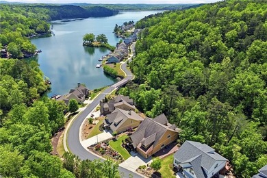 Tucked into the scenic mountains of Lake Arrowhead, this - photo 9