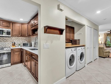 Move right into this beautifully updated, 1st floor, 2 BR, 2 BTH - photo 9