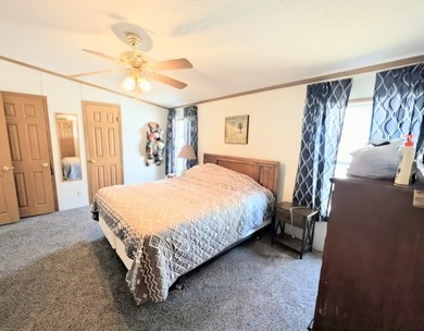 Welcome to lakeside living!! This spacious 3 BR, 2 BA - photo 12