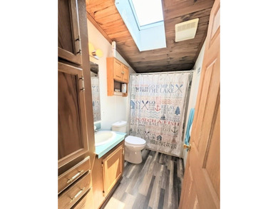 Welcome to lakeside living!! This spacious 3 BR, 2 BA - photo 13