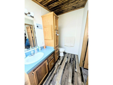 Welcome to lakeside living!! This spacious 3 BR, 2 BA - photo 18