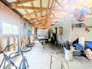 Welcome to lakeside living!! This spacious 3 BR, 2 BA - photo 22