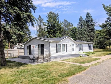 Welcome to lakeside living!! This spacious 3 BR, 2 BA - photo 26
