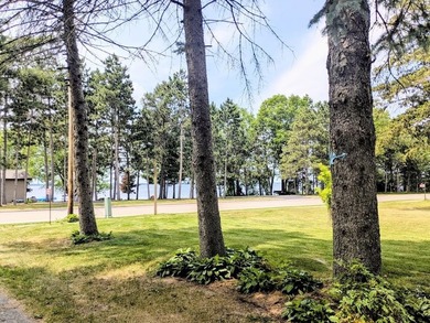 Welcome to lakeside living!! This spacious 3 BR, 2 BA - photo 28