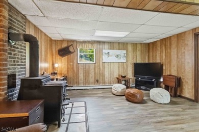 Welcome to a truly special offering in Upper Greenwood Lake, a - photo 29
