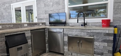 Welcome to your slice of paradise in SW Florida. Beautiful house - photo 33