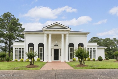 A timeless Southern estate where classic architecture meets - photo 2